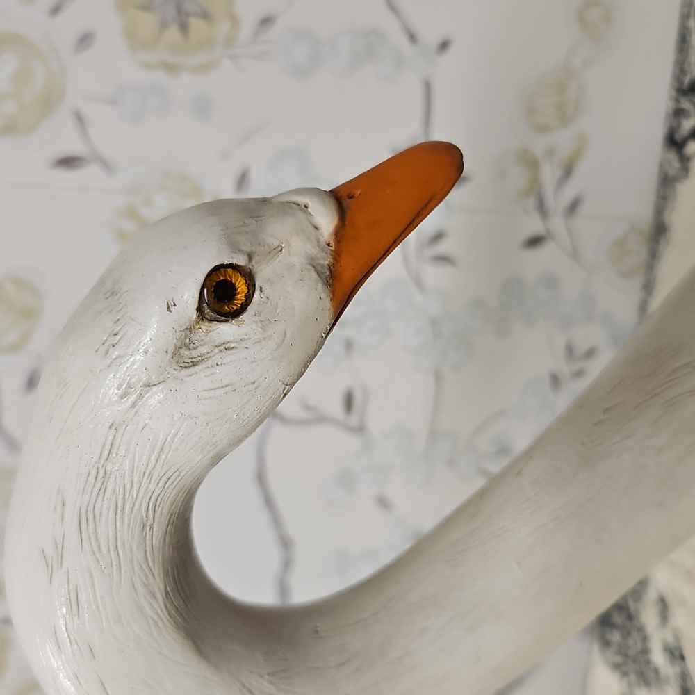 Homco White Swan Sculpture with Orange Beak - Picture 8 of 10